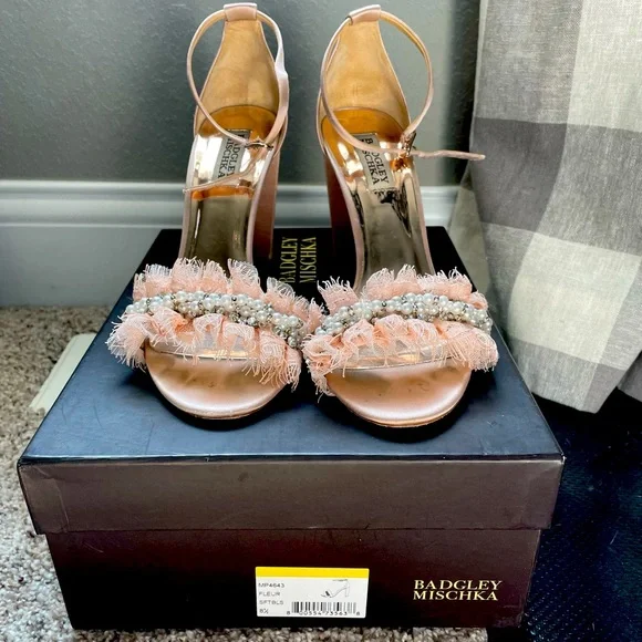 Badgley mischka fleur ankle strap sandals deals